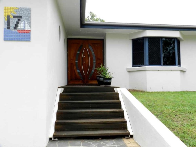 17 Sharyn Drive, New Auckland QLD 4680