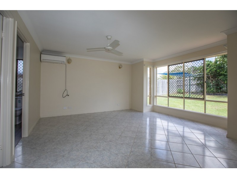 8 Huntington Court, New Auckland QLD 4680