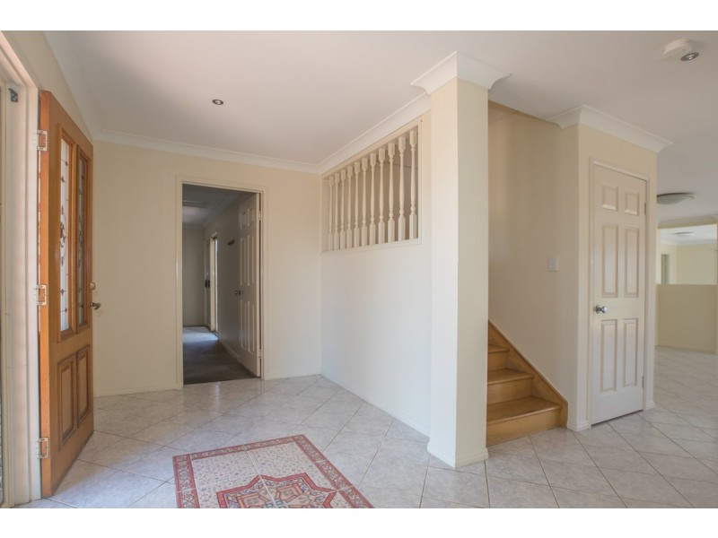 8 Huntington Court, New Auckland QLD 4680
