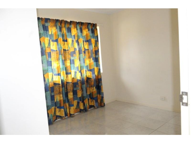 2/253 Auckland Street, South Gladstone QLD 4680