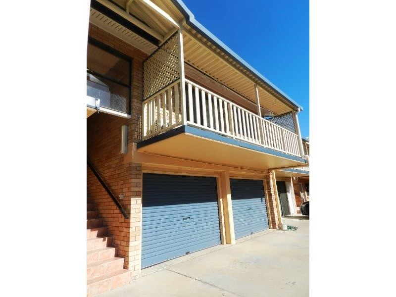 2/253 Auckland Street, South Gladstone QLD 4680