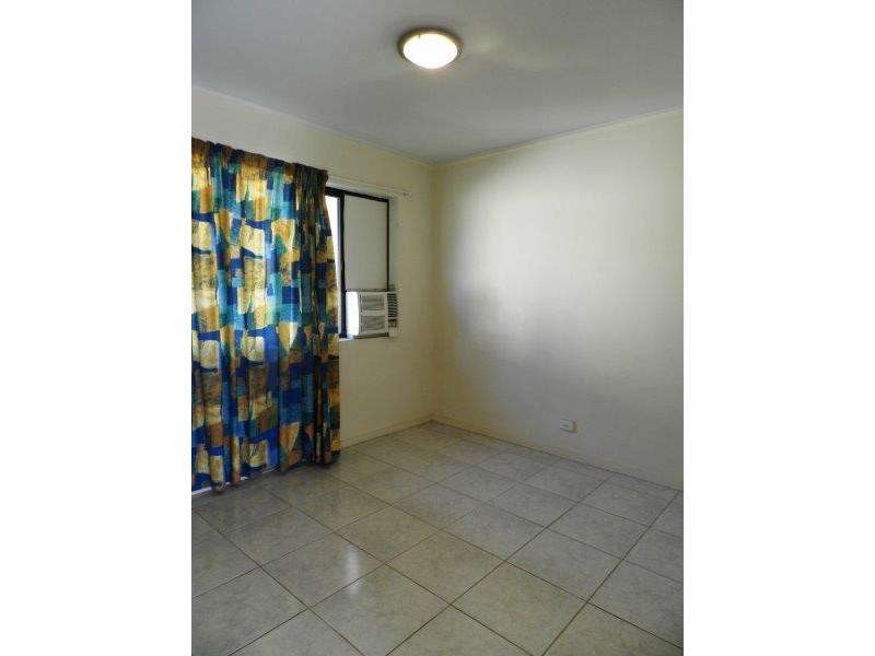 2/253 Auckland Street, South Gladstone QLD 4680