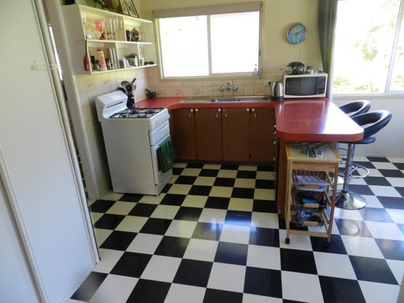 51  Squire Street, Toolooa QLD 4680