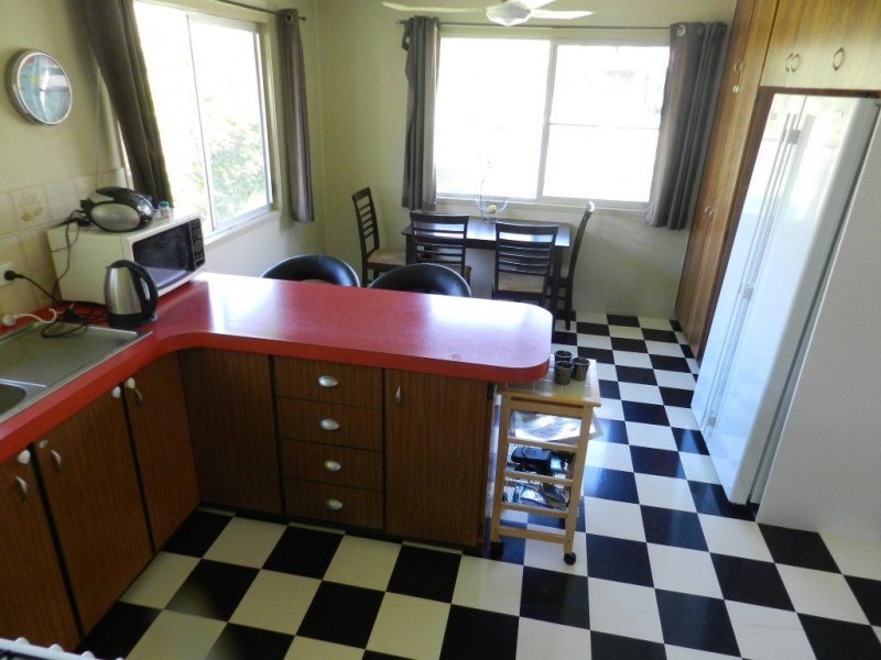 51  Squire Street, Toolooa QLD 4680