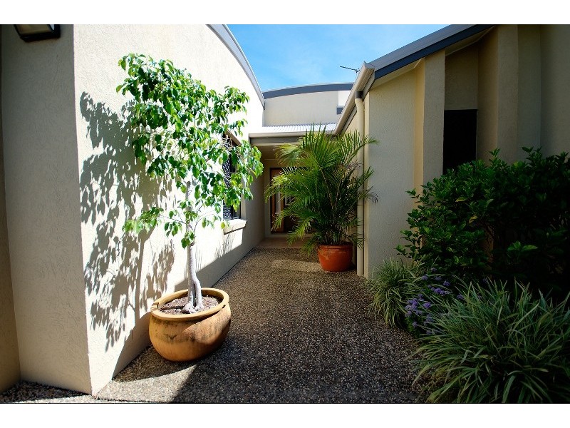 8 Tina Drive, Tannum Sands QLD 4680
