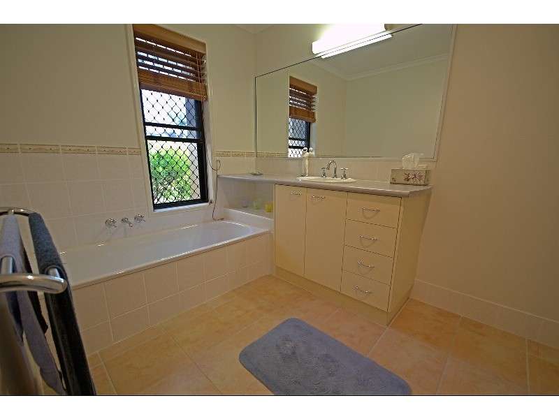 8 Tina Drive, Tannum Sands QLD 4680
