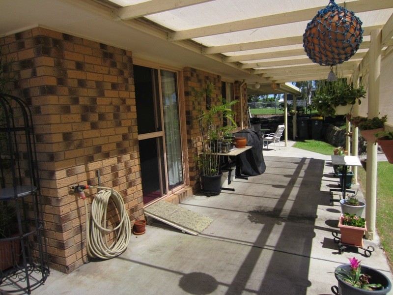 17 Centenary Drive, Boyne Island QLD 4680