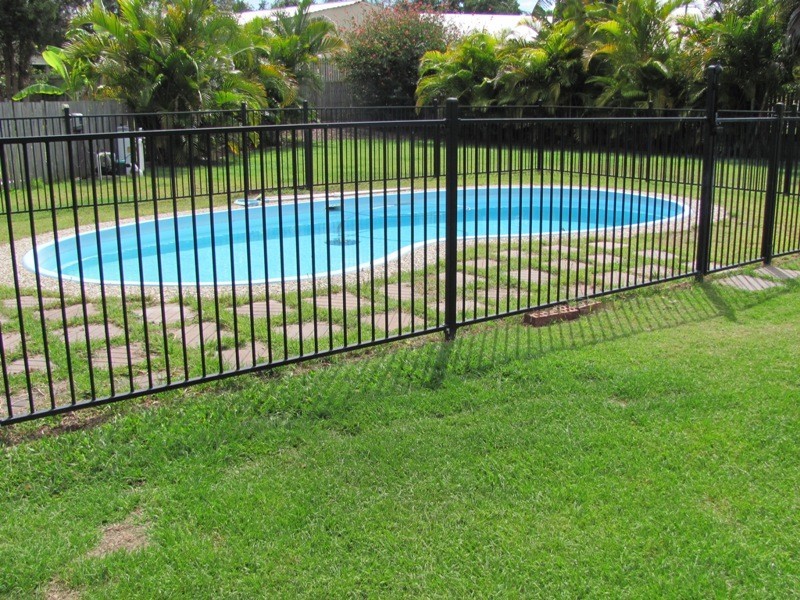 6 Andrew Court, Boyne Island QLD 4680