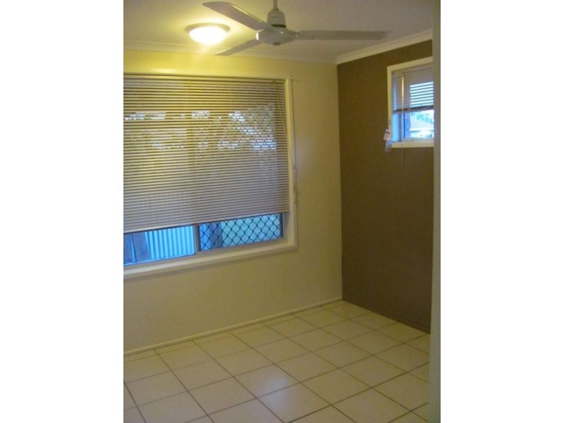 6 Andrew Court, Boyne Island QLD 4680
