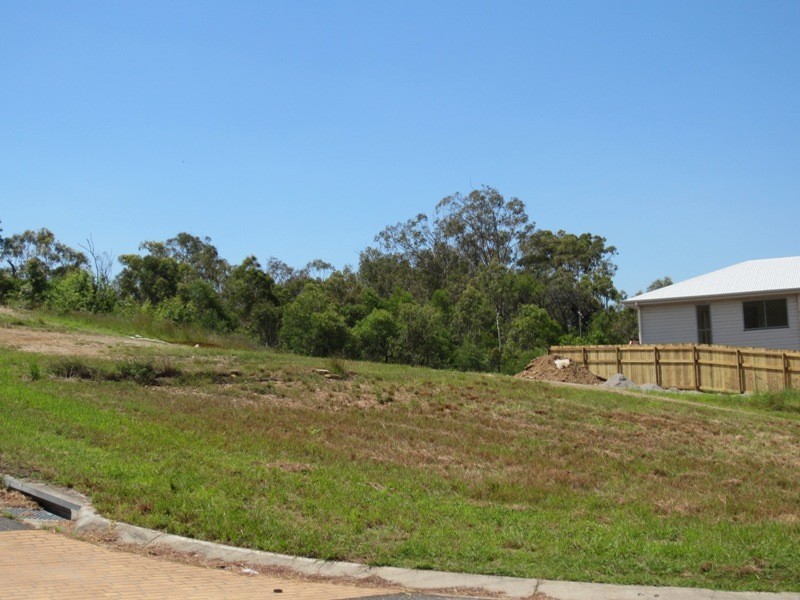 8 Jenny Lind Court, Boyne Island QLD 4680