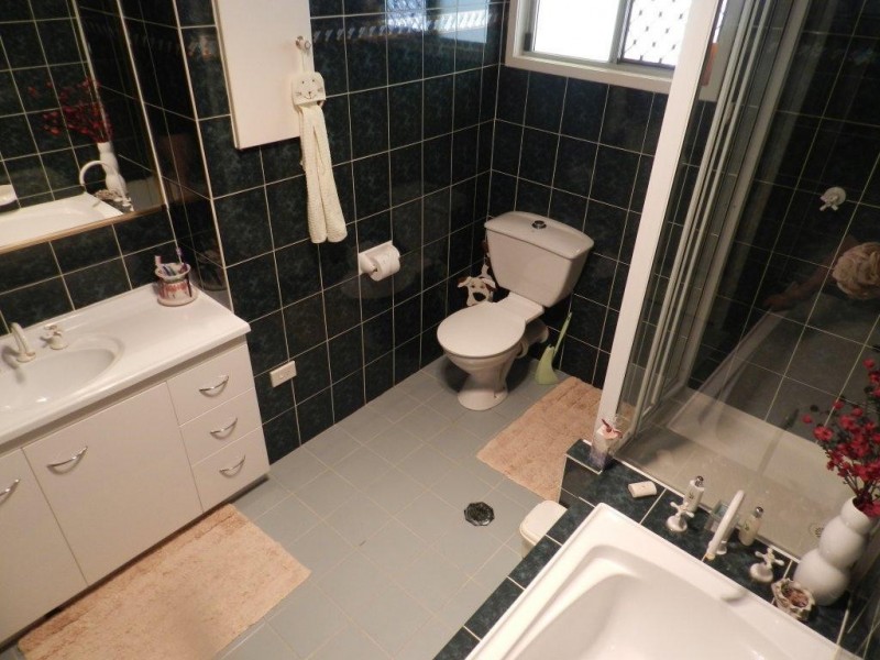 15 Allunga Drive, Glen Eden QLD 4680