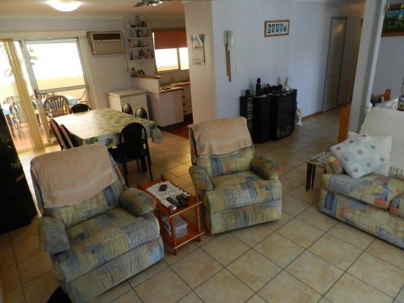 15 Allunga Drive, Glen Eden QLD 4680