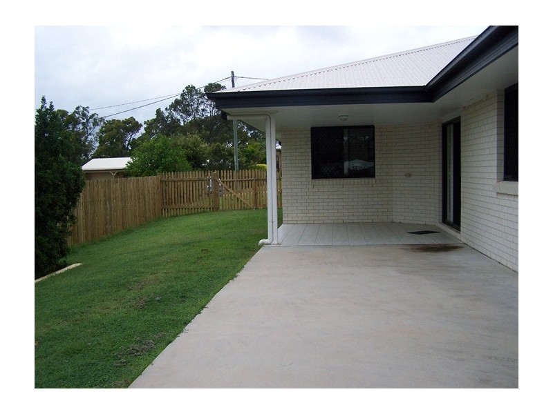 10 Rosslyn Close, Clinton QLD 4680