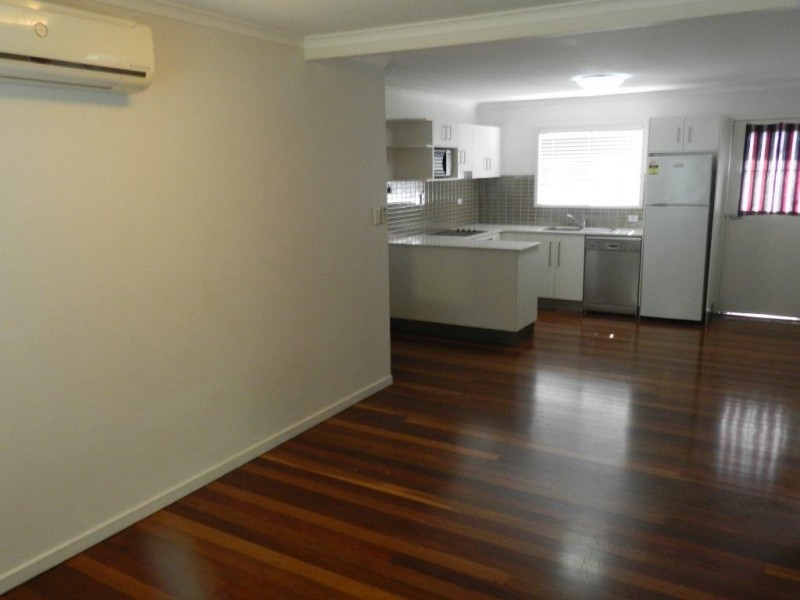 Unit 1/33  Watt Street, West Gladstone QLD 4680