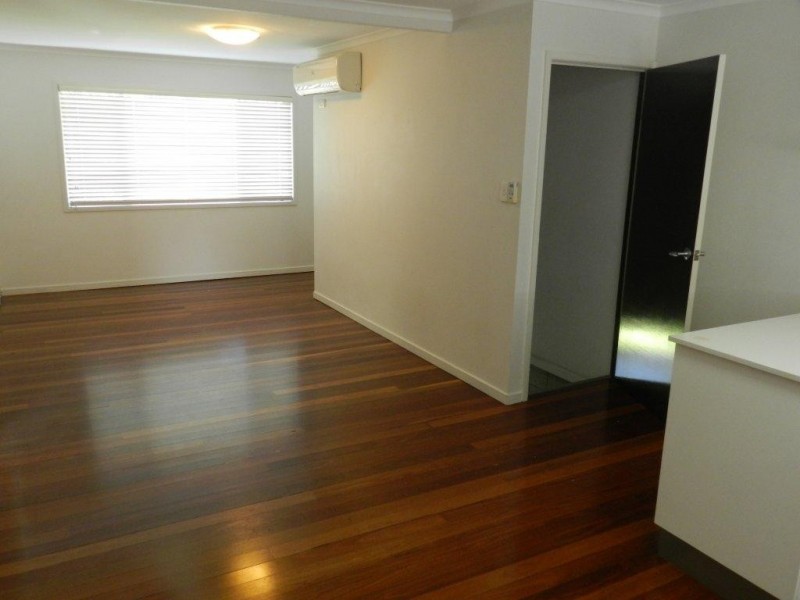 Unit 1/33  Watt Street, West Gladstone QLD 4680