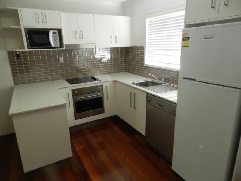 Unit 1/33  Watt Street, West Gladstone QLD 4680