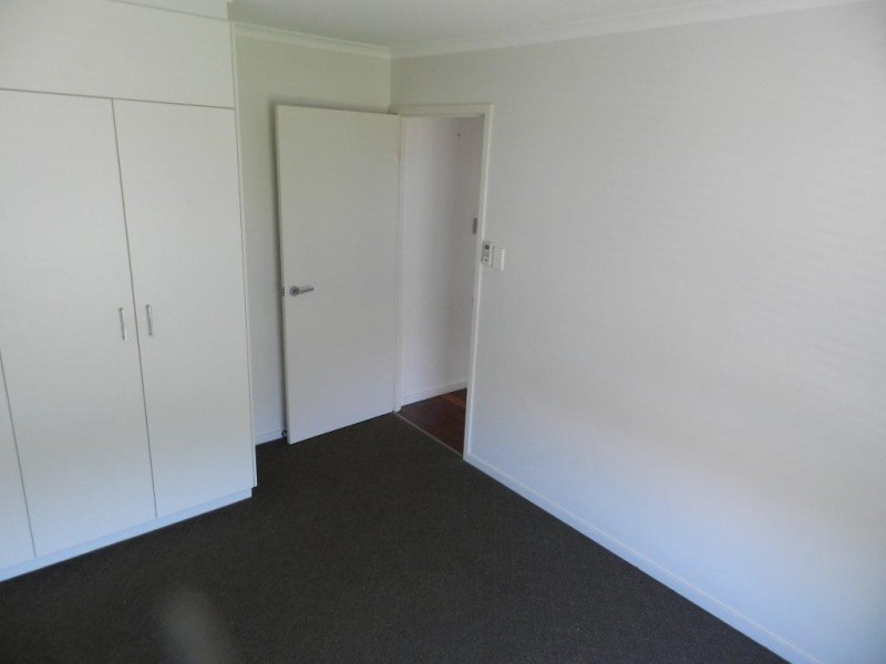 Unit 1/33  Watt Street, West Gladstone QLD 4680
