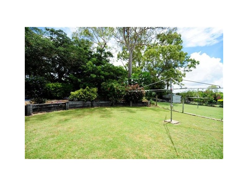 11 Larsen Street, Gladstone QLD 4680