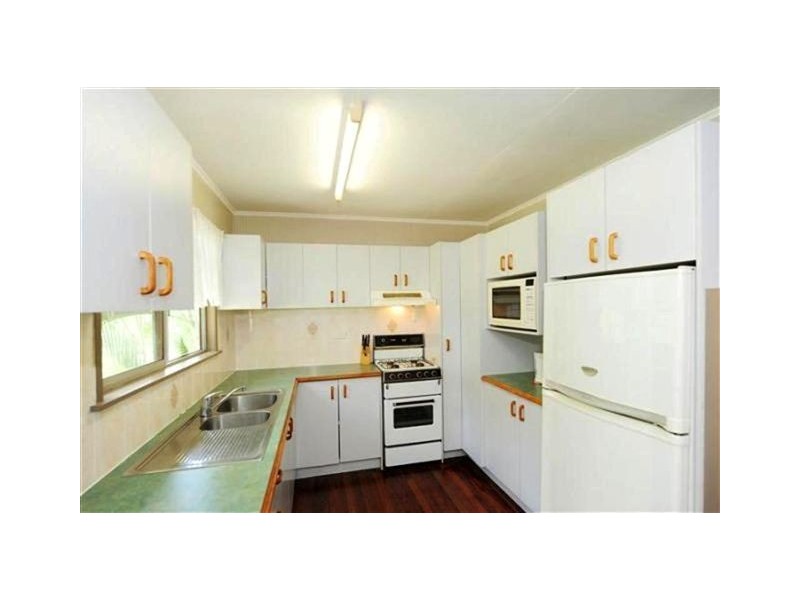 11 Larsen Street, Gladstone QLD 4680