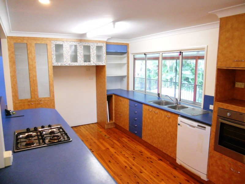 4 Yukana Street, Boyne Island QLD 4680