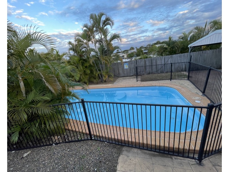 9 Wattora Close, Boyne Island QLD 4680