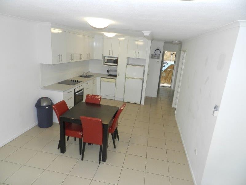 Unit 3/8 Yarroon Street, Gladstone QLD 4680