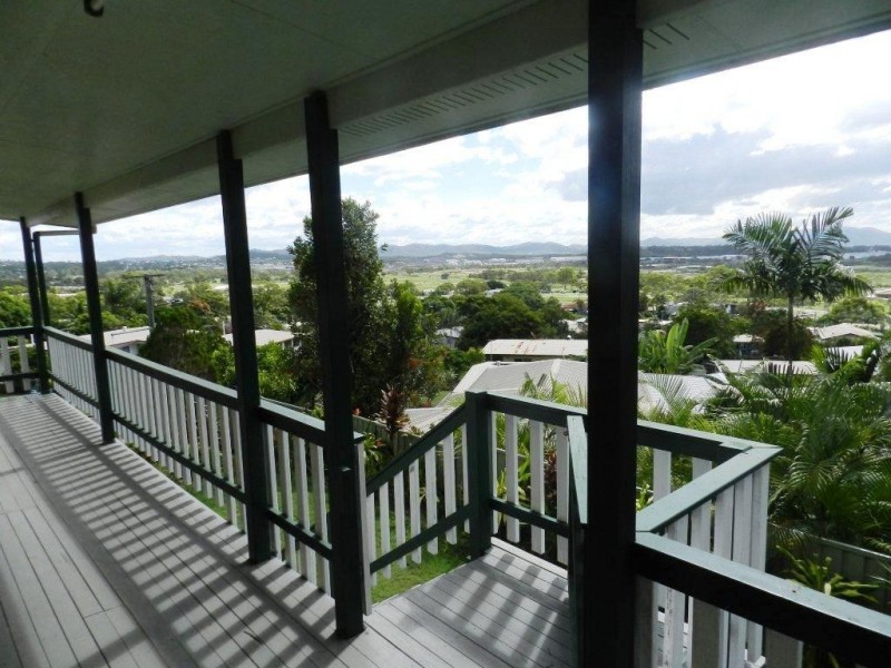 10 Berringar Lane, West Gladstone QLD 4680