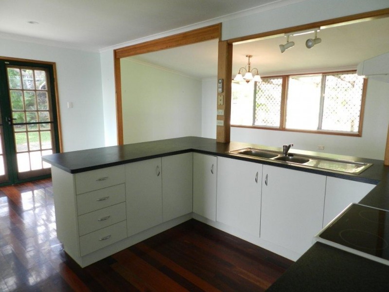 10 Berringar Lane, West Gladstone QLD 4680