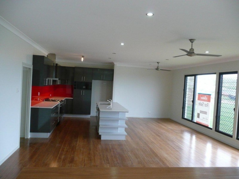 5 Eucalyptus Place, Kirkwood QLD 4680