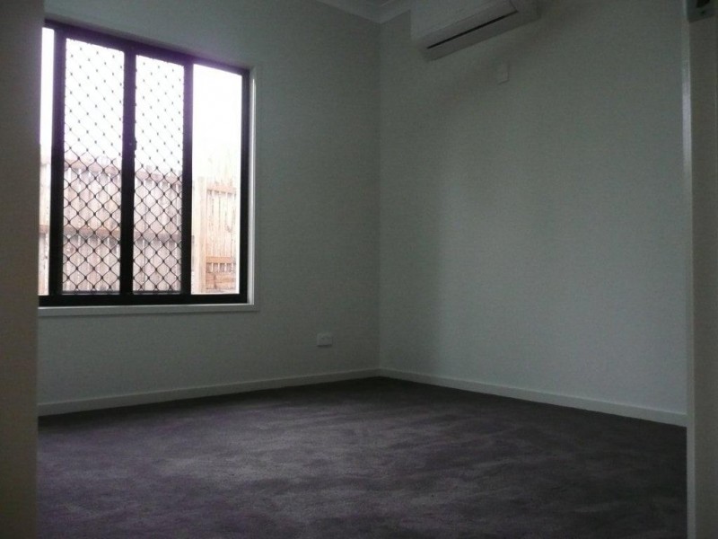 5 Eucalyptus Place, Kirkwood QLD 4680