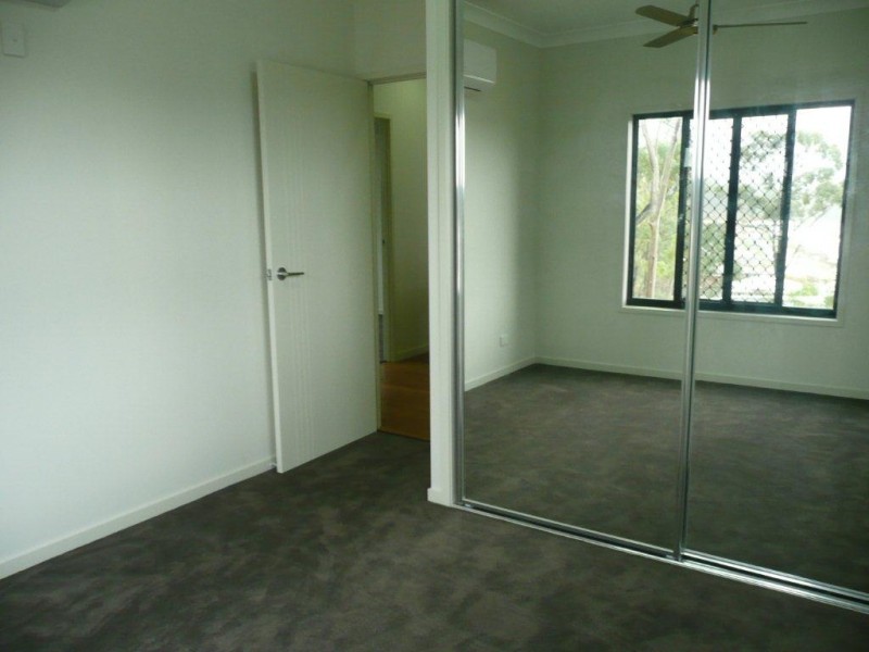 5 Eucalyptus Place, Kirkwood QLD 4680