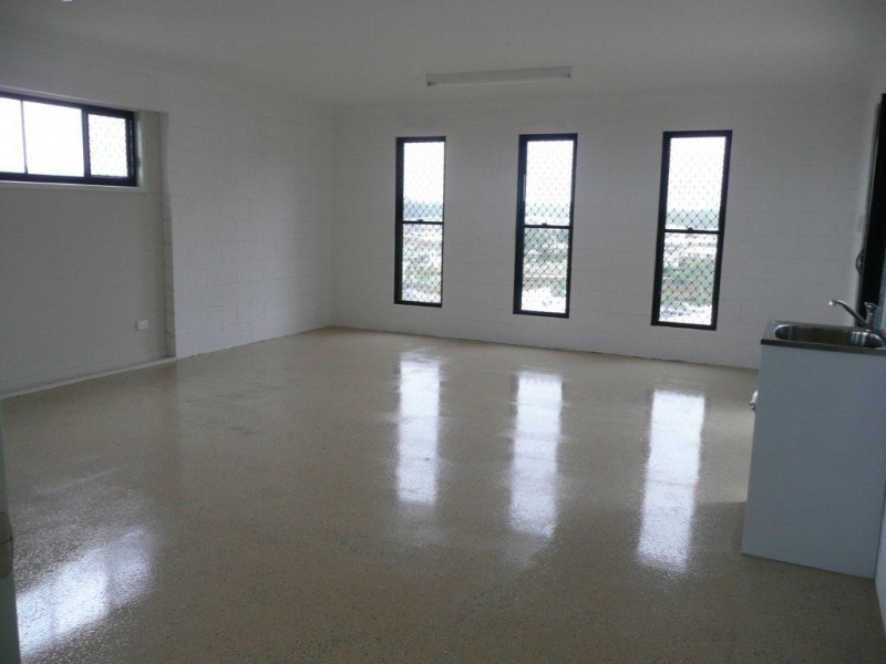 5 Eucalyptus Place, Kirkwood QLD 4680