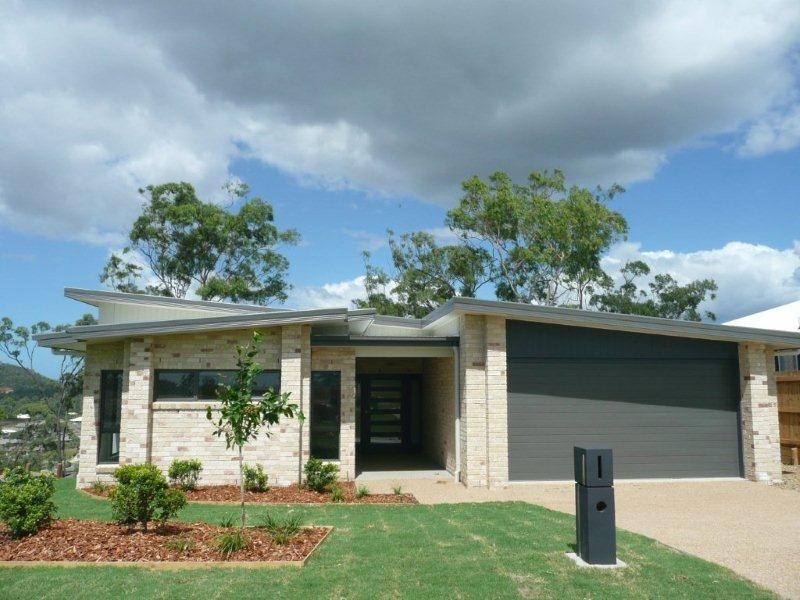 11 Eucalyptus Place, Kirkwood QLD 4680