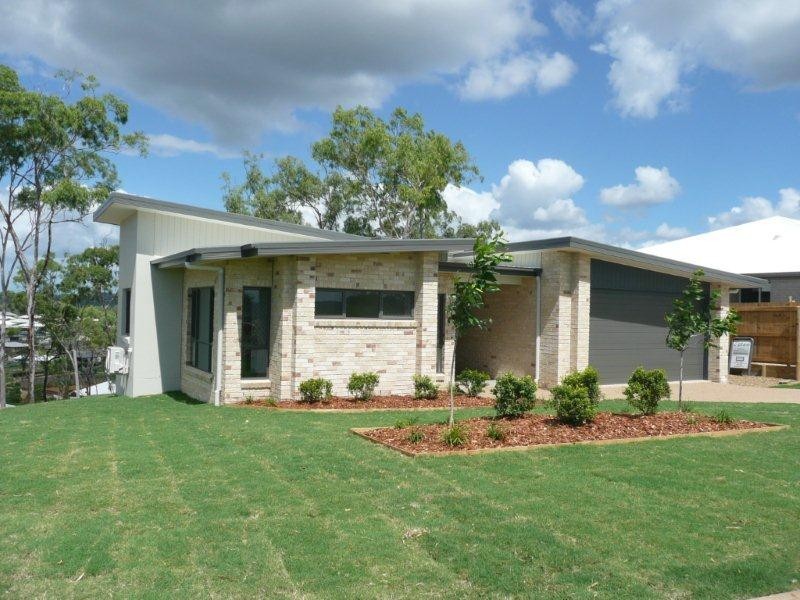 11 Eucalyptus Place, Kirkwood QLD 4680