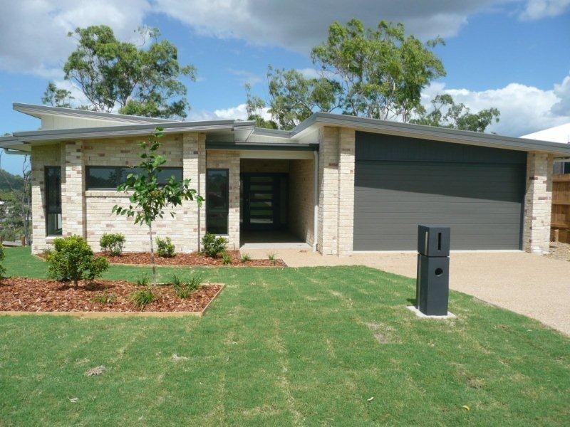 11 Eucalyptus Place, Kirkwood QLD 4680
