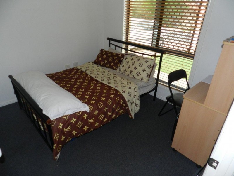 2 Kerry Court, New Auckland QLD 4680