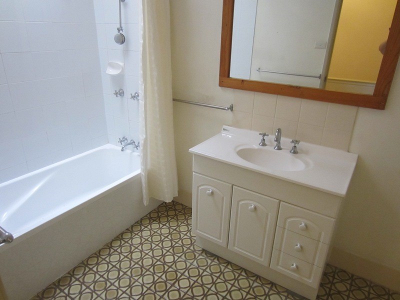 2/4 Elizabeth Street, Tannum Sands QLD 4680