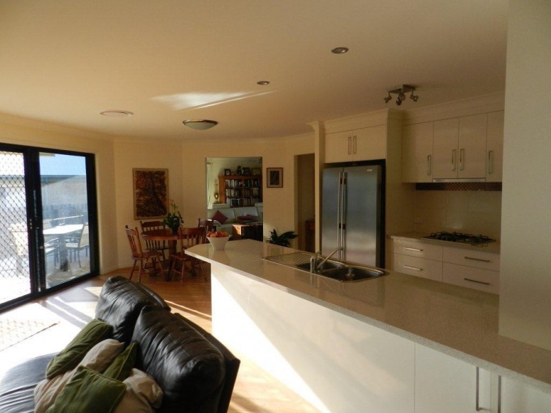 13 Wicks Street, New Auckland QLD 4680