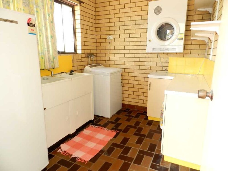 3 Ormiston Street, Clinton QLD 4680