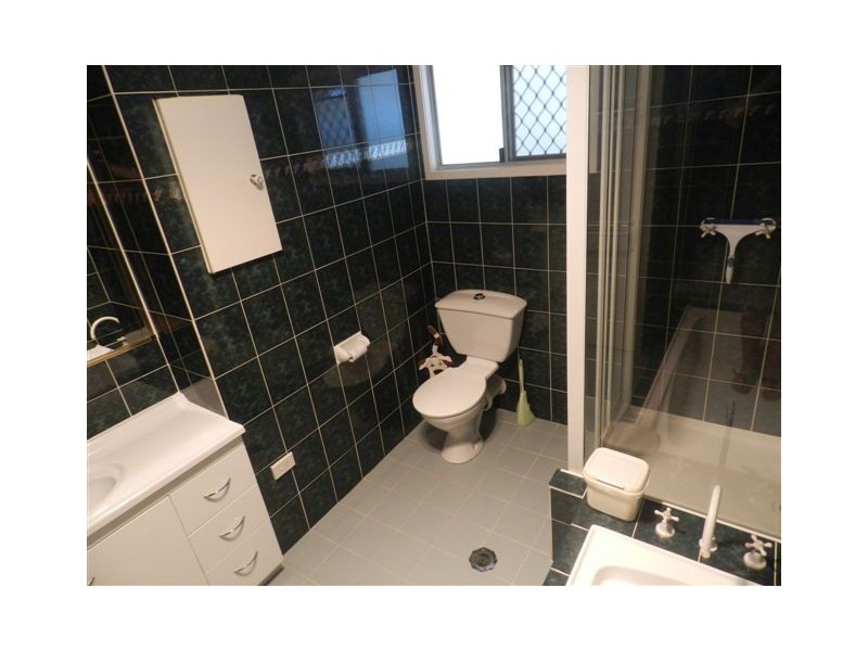 15 Allunga Drive, Glen Eden QLD 4680