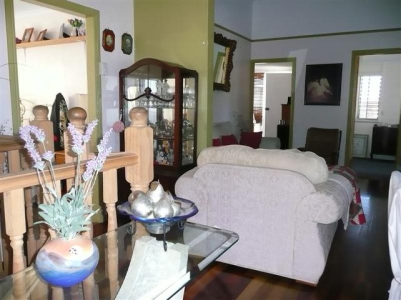 74 Lord Street, West Gladstone QLD 4680