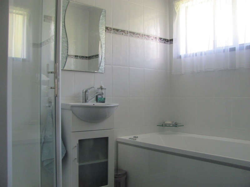 6 Jordana Court, Wurdong Heights QLD 4680