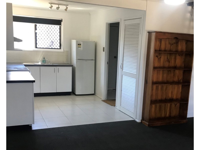 4/143 Toolooa Street, Gladstone QLD 4680