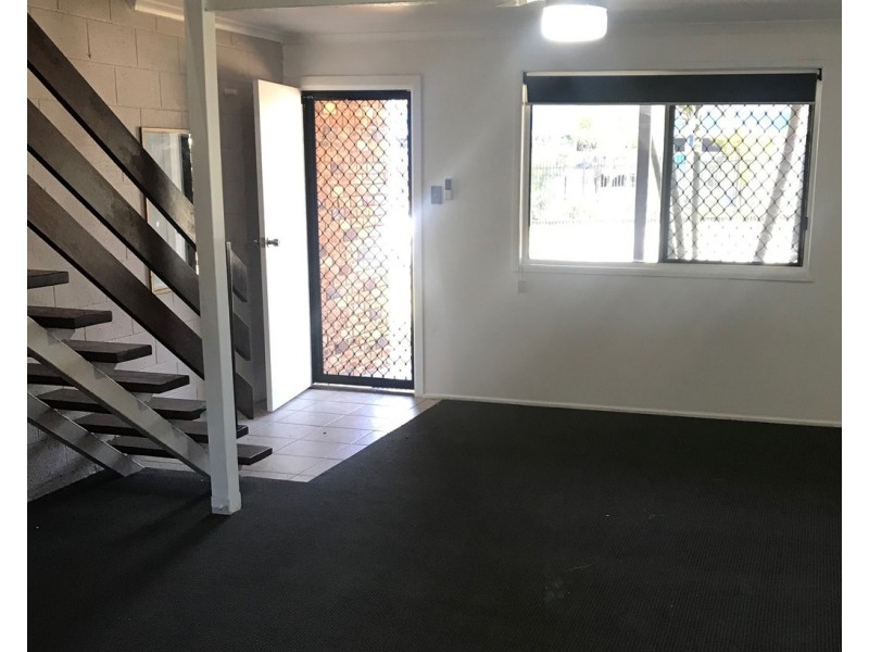 4/143 Toolooa Street, Gladstone QLD 4680