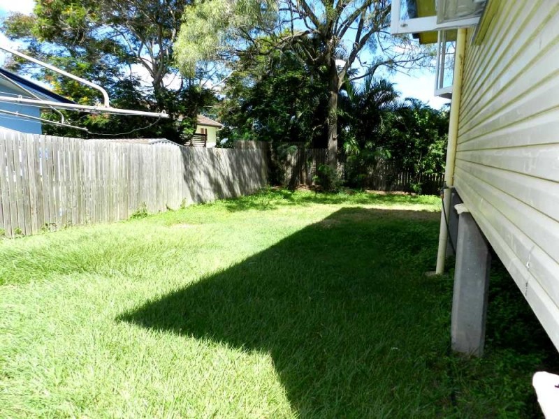 100 Barney Street, Barney Point QLD 4680