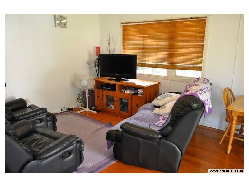 100 Barney Street, Barney Point QLD 4680