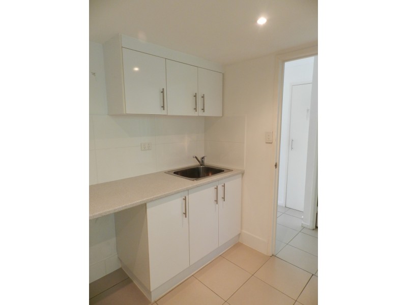 3/8 Yarroon Street, Gladstone QLD 4680