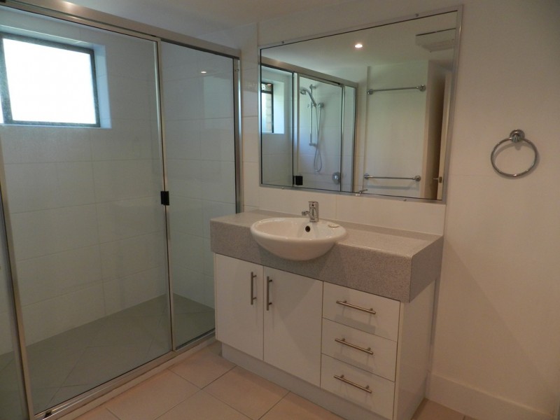 3/8 Yarroon Street, Gladstone QLD 4680