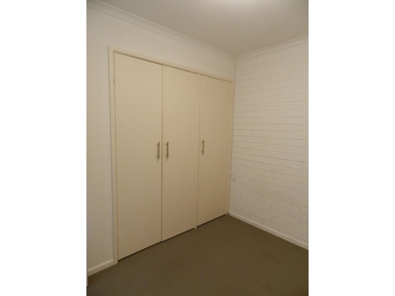 3/8 Yarroon Street, Gladstone QLD 4680