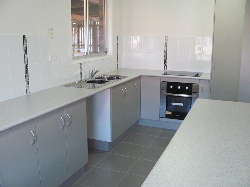 4 Edward Street, Boyne Island QLD 4680